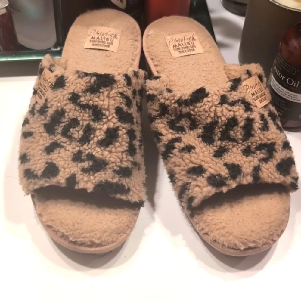 Blowfish Malibu Sherpa Women's Slides Size 9.